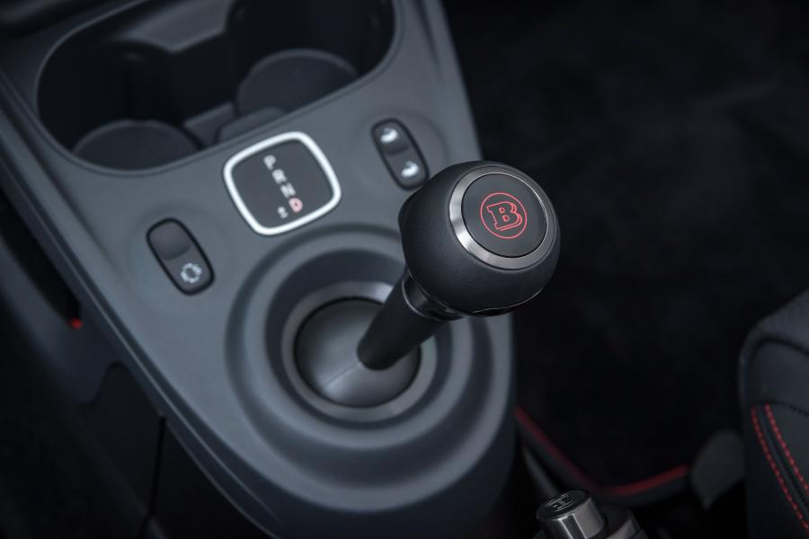Детали интерьера Smart ForTwo 125R by Brabus (C453) 2018 года  (фото 11 из 60)